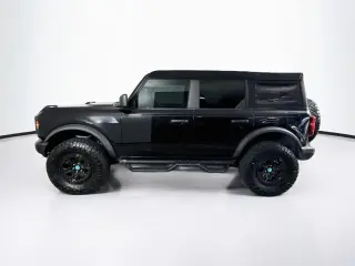 Ford Bronco 2024 4x4 Black Diamond 4 puertas SUV
