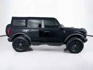 Ford Bronco 2024 4x4 Black Diamond 4 puertas SUV