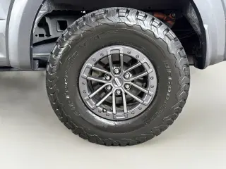 Ford F-150 2019 4x4 Raptor 4 puertas SuperCrew 5.5 pies. SB