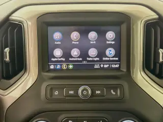Chevrolet Silverado 1500 2024 4x2 Custom 4 puertas Crew Cab 5.8 pies. SB