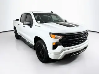 Chevrolet Silverado 1500 2024 4x2 Custom 4 puertas Crew Cab 5.8 pies. SB