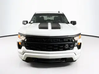 Chevrolet Silverado 1500 2024 4x2 Custom 4 puertas Crew Cab 5.8 pies. SB