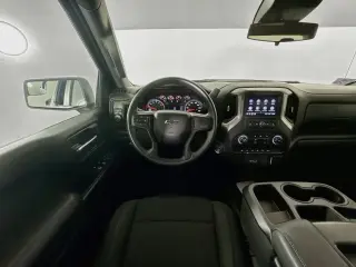 Chevrolet Silverado 1500 2024 4x2 Custom 4 puertas Crew Cab 5.8 pies. SB
