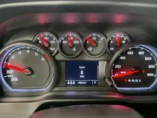 Chevrolet Silverado 1500 2024 4x2 Custom 4 puertas Crew Cab 5.8 pies. SB