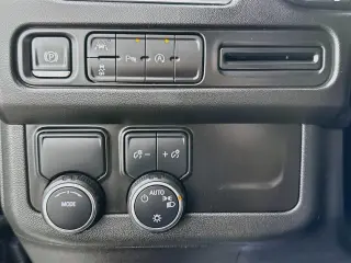 Chevrolet Suburban 2024 4x2 LS 4 puertas SUV