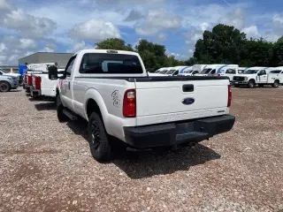 Ford F-250 Super Duty 2015 4x4 XL Cabina Regular 2 puertas 8 pies LB Pickup