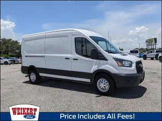 Ford Transit 2023 AWD 250 3 puertas SWB Techo Medio Furgón de Carga