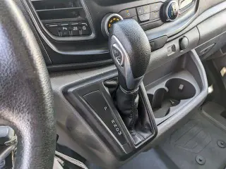 Ford Transit 2023 AWD 250 3 puertas SWB Techo Medio Furgón de Carga