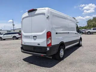 Ford Transit 2023 AWD 250 3 puertas SWB Techo Medio Furgón de Carga