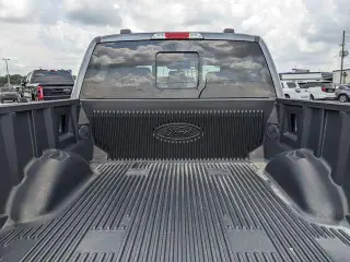 Ford F-150 2023 4x4 XLT 4 puertas SuperCrew 5.5 pies SB