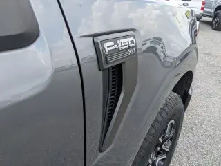 Ford F-150 2023 4x4 XLT 4 puertas SuperCrew 5.5 pies SB
