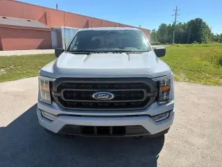 Ford F-150 2023 4x4 XLT 4 puertas SuperCrew 5.5 pies. SB
