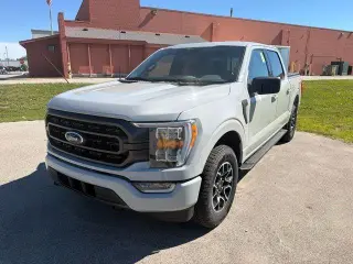 Ford F-150 2023 4x4 XLT 4 puertas SuperCrew 5.5 pies. SB