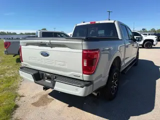 Ford F-150 2023 4x4 XLT 4 puertas SuperCrew 5.5 pies. SB