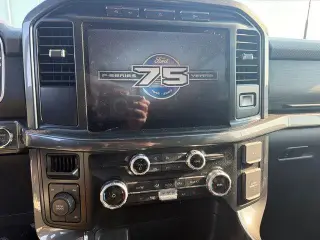 Ford F-150 2023 4x4 XLT 4 puertas SuperCrew 5.5 pies. SB