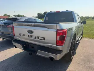 Ford F-150 2023 4x4 XLT 4 puertas SuperCrew 5.5 pies SB
