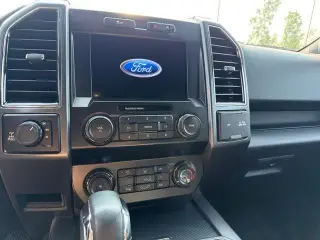 Ford F-150 2019 4x4 XLT 4 puertas SuperCrew 5.5 pies. SB
