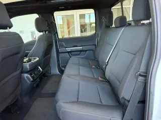 Ford F-150 2023 4x4 XLT 4 puertas SuperCrew 5.5 pies. SB