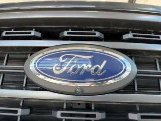 Ford F-150 2023 4x4 XLT 4 puertas SuperCrew 5.5 pies. SB