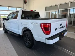 Ford F-150 2023 4x4 XLT 4 puertas SuperCrew 5.5 pies. SB