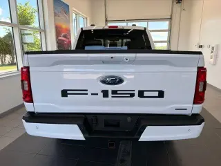 Ford F-150 2023 4x4 XLT 4 puertas SuperCrew 5.5 pies. SB