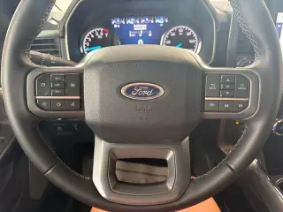 Ford F-150 2023 4x4 XLT 4 puertas SuperCrew 5.5 pies. SB