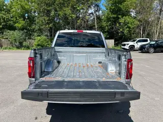 Ford F-150 2024 4x4 XLT 4 puertas SuperCrew 5.5 pies. Caja corta