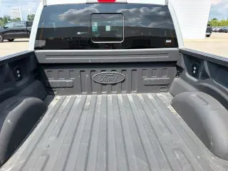 Ford F-150 2023 4x4 Lariat 4 puertas SuperCrew 5.5 pies. SB