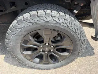 Ford F-150 2023 4x4 Lariat 4 puertas SuperCrew 5.5 pies. SB
