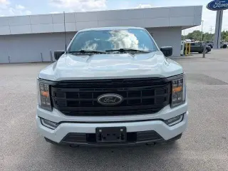 Ford F-150 2023 4x4 Lariat 4 puertas SuperCrew 5.5 pies. SB