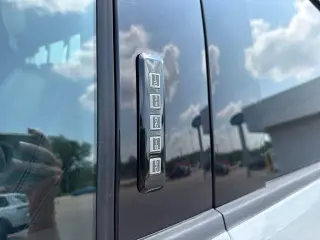 Ford F-150 2023 4x4 Lariat 4 puertas SuperCrew 5.5 pies. SB
