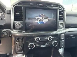 Ford F-150 2023 4x4 Lariat 4 puertas SuperCrew 5.5 pies. SB