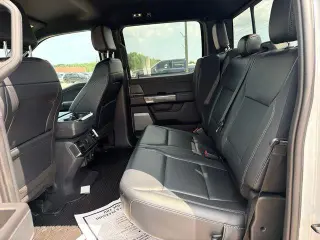 Ford F-150 2023 4x4 Lariat 4 puertas SuperCrew 5.5 pies. SB