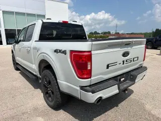 Ford F-150 2023 4x4 Lariat 4 puertas SuperCrew 5.5 pies. SB