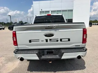 Ford F-150 2023 4x4 Lariat 4 puertas SuperCrew 5.5 pies. SB