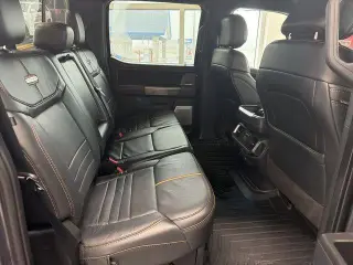 Ford F-150 2022 4x4 Platinum 4 puertas SuperCrew 6.5 pies. SB