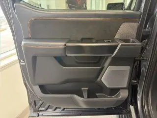 Ford F-150 2022 4x4 Platinum 4 puertas SuperCrew 6.5 pies. SB