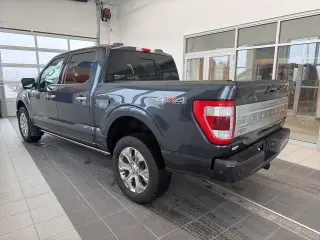 Ford F-150 2022 4x4 Platinum 4 puertas SuperCrew 6.5 pies. SB