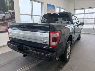 Ford F-150 2022 4x4 Platinum 4 puertas SuperCrew 6.5 pies. SB