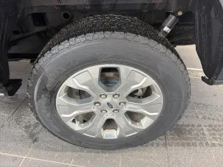 Ford F-150 2022 4x4 Platinum 4 puertas SuperCrew 6.5 pies. SB