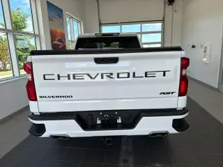 Chevrolet Silverado 1500 2024 4x4 RST 4 puertas Double Cab 6.6 pies SB