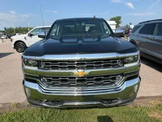 Chevrolet Silverado 1500 2017 4x4 LTZ 4 puertas Cabina Doble 6.5 pies SB