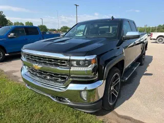 Chevrolet Silverado 1500 2017 4x4 LTZ 4 puertas Cabina Doble 6.5 pies SB