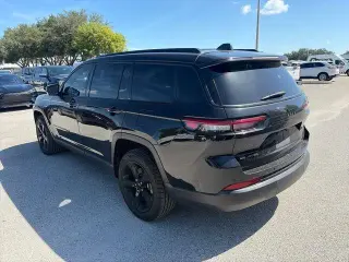 Jeep Grand Cherokee L 2021 4x4 Laredo 4 puertas SUV