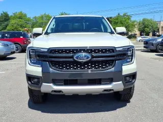 Ford Ranger 2025 4x4 Lariat 4 puertas SuperCrew 5.0 pies SB