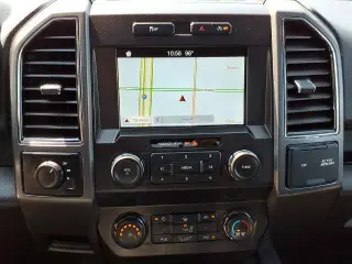 Ford F-150 2019 4x4 XLT 4 puertas SuperCrew 5.5 pies. Caja corta