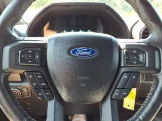 Ford F-150 2019 4x4 XLT 4 puertas SuperCrew 5.5 pies. Caja corta