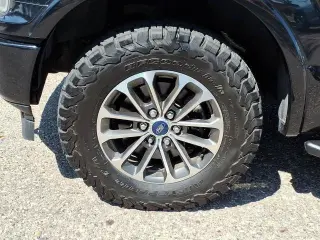 Ford F-150 2019 4x4 XLT 4 puertas SuperCrew 5.5 pies. Caja corta