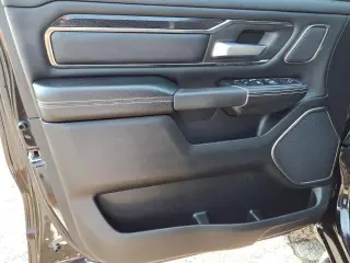 Ram 1500 2020 4x4 Rebel Cabina Crew 4 puertas 5.6 pies. Pickup SB