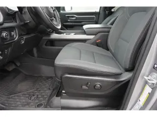 Ram 1500 2022 4x2 Lone Star 4 puertas Cabina Crew 5.6 pies. SB Pickup